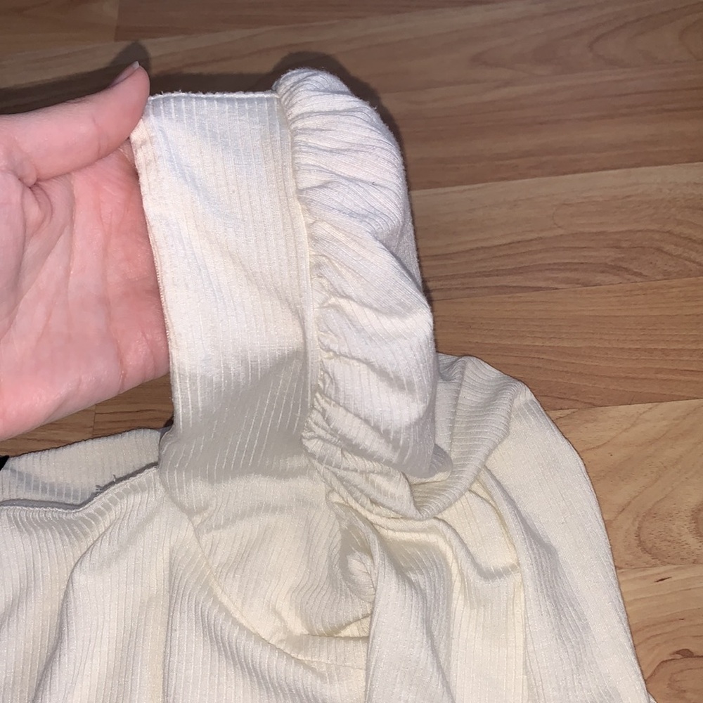 Joe Jeans | White Ruffles Top Size M - Picture 3 of 6